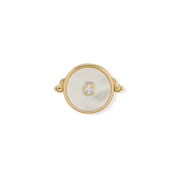 A Day to Night Delight! Mother of Pearl and Black Onyx Reversible Ring